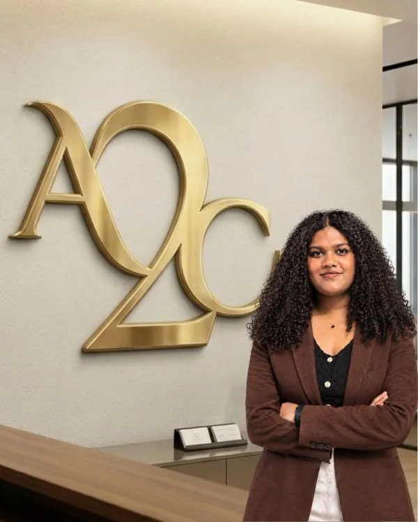 Portrait of the Art2Connect founder, professional branding expert and public speaking coach Manjusha Pillai 